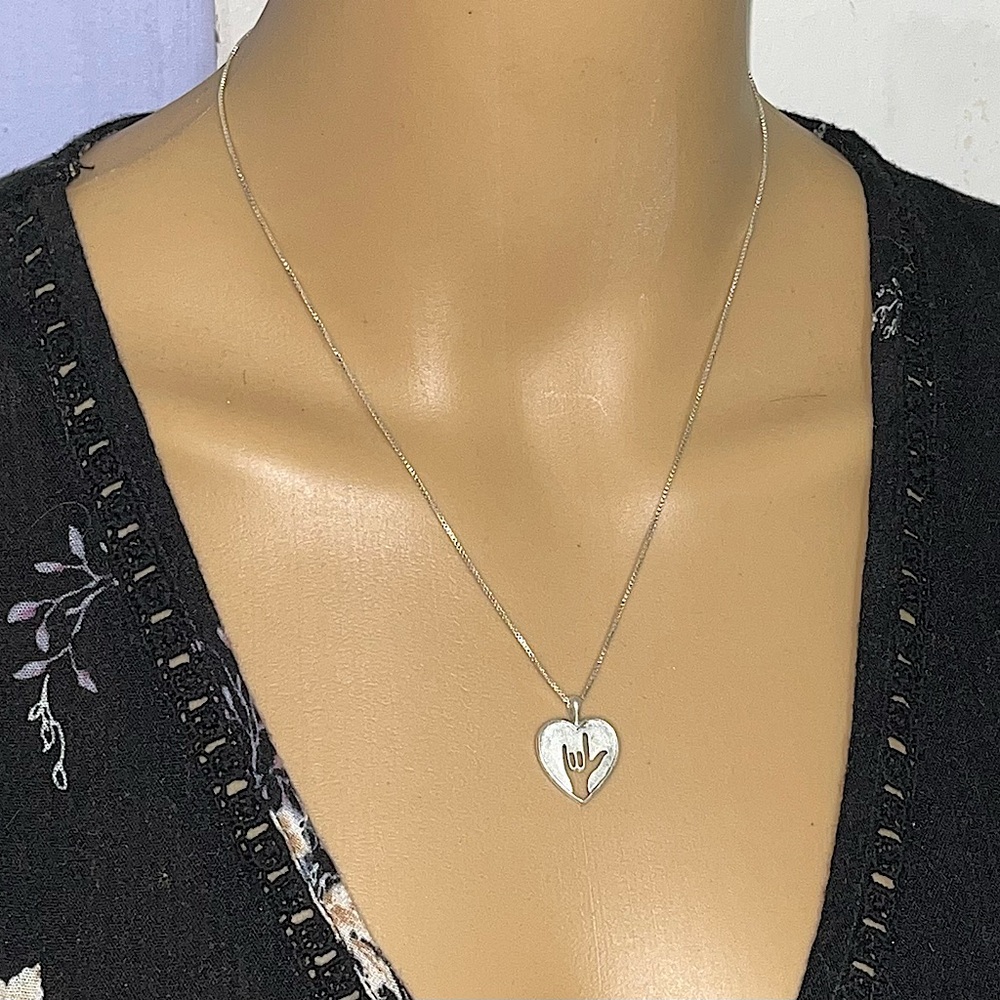 Vintage Sterling Silver Heart Pendant Necklace 18” length